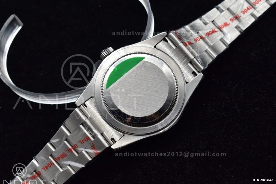 SS Skydweller Best Edition A23J Bracelet 1112 TWF Black on Snug Dial SS 0817